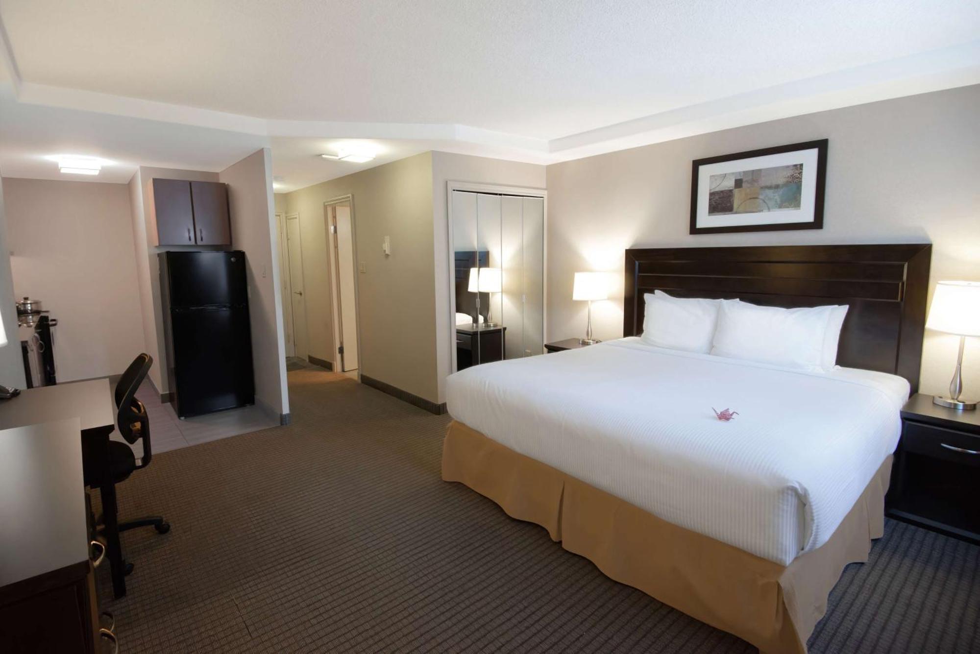 Coast Calgary Downtown Hotel & Suites By Apa Экстерьер фото