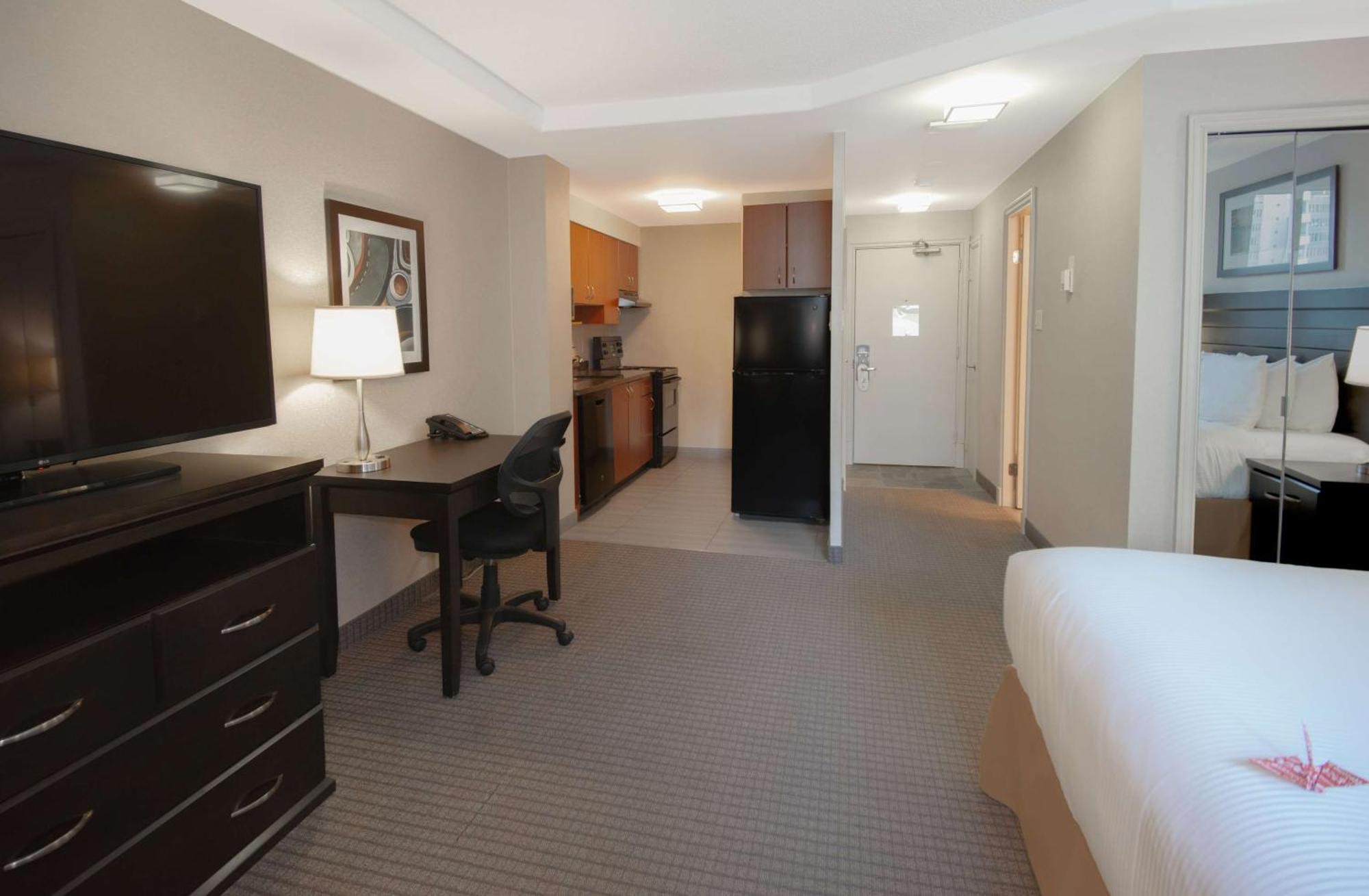 Coast Calgary Downtown Hotel & Suites By Apa Экстерьер фото